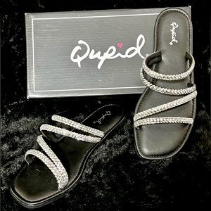 Qupid Black Rhinestoned Strap Sandals Size 6.5 (NWT)